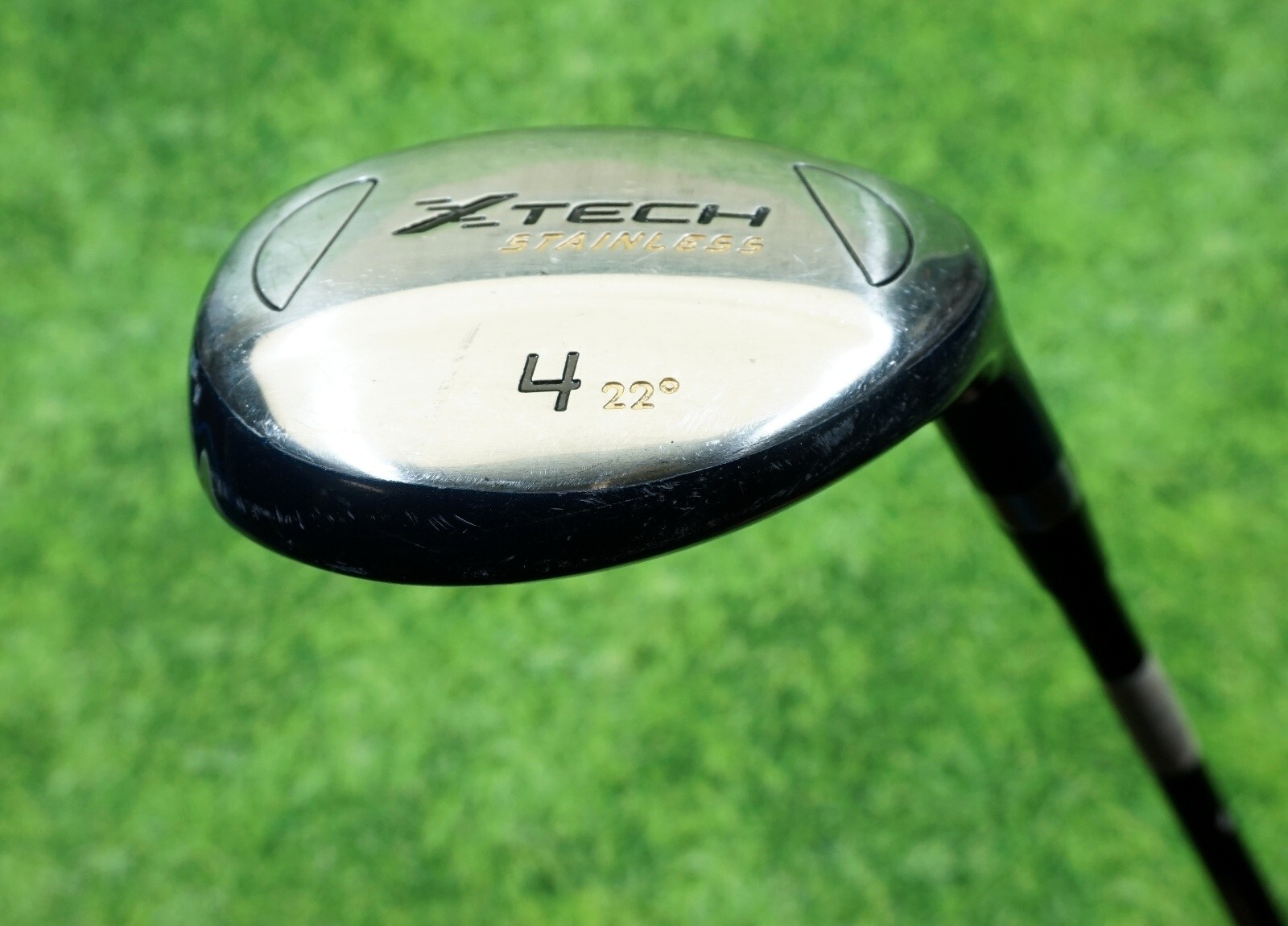 Xtech 4 hybrid 22° stainless RH mid firm graphite shaft golf club