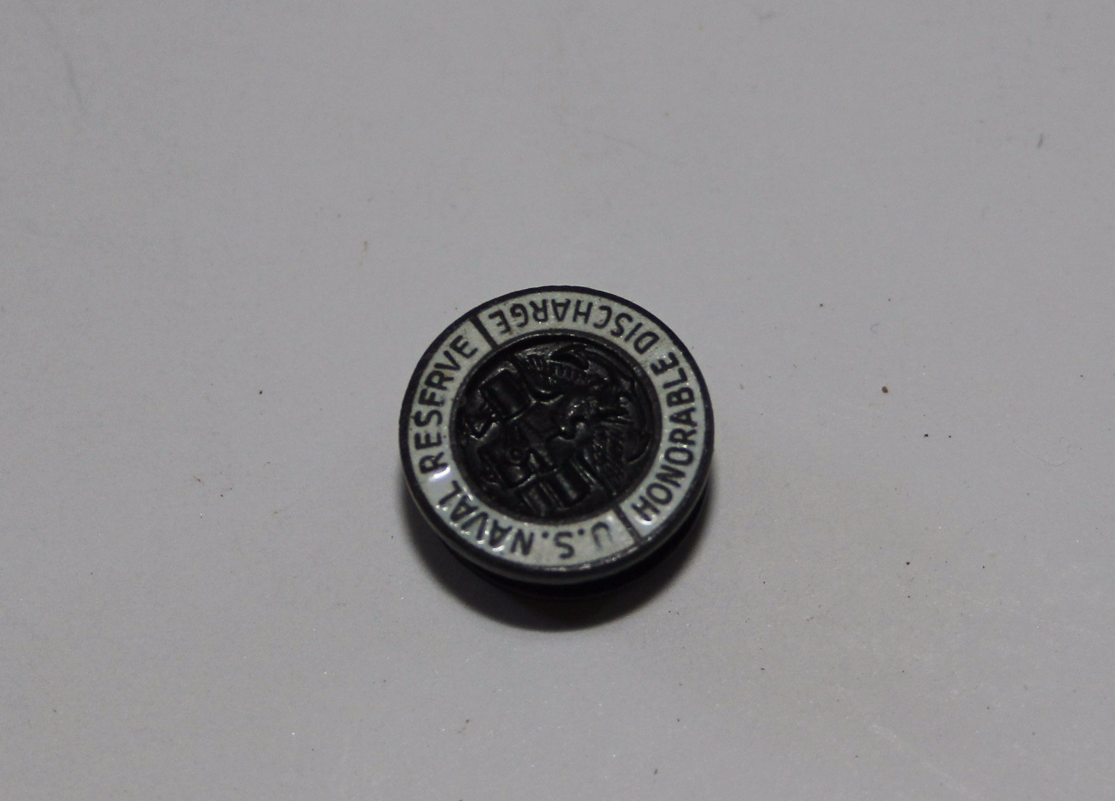 Vintage US United States Naval Reserve Navy Honorable Discharge Button