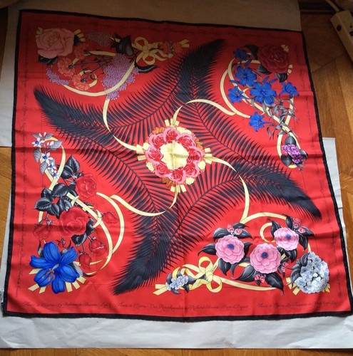 Hermès Fleurs Raisins シルクスカーフ RARE VINTAGE HERMES Silk Scarf 