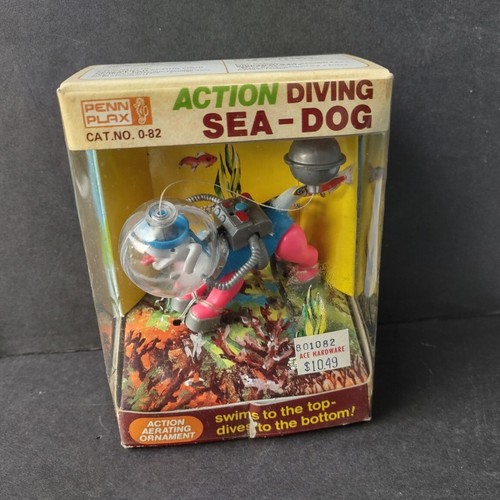Penn Plax ACTION DIVING SEA DOG Aerating Ornament - Vintage 