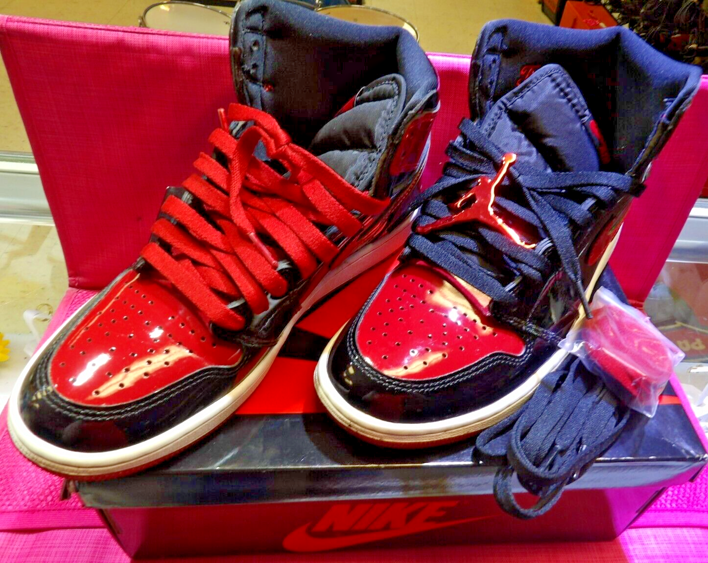 Air Jordan 1 Retro High OG \"Patent Bred” 17680060_37219750_600.jpg