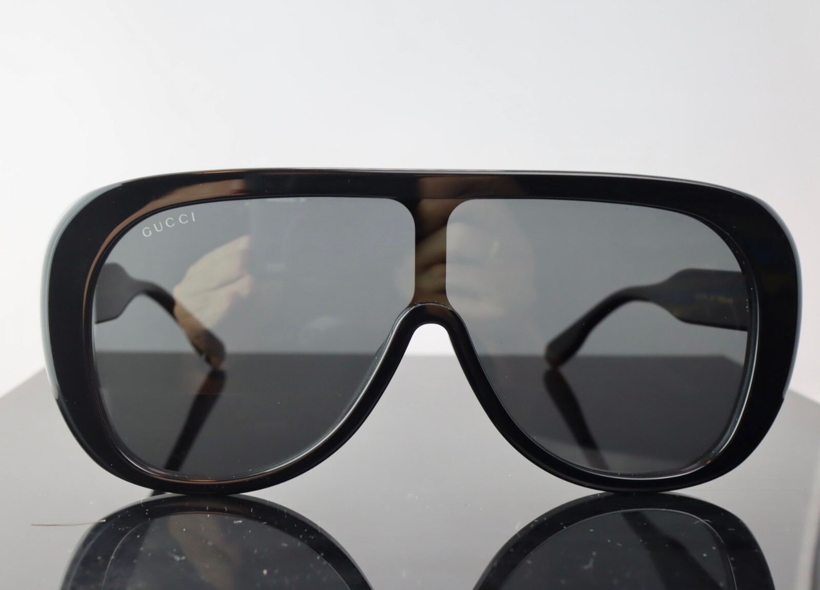 Pre-owned Gucci Gg1370s Black / Grey Lens Pilot Oversized Sunglasses 100% Uv In Gray