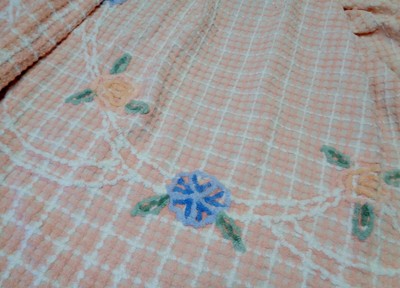 Vintage PEACH STRIPED FLOWER Chenille 100 X 89 BEDSPREAD COVERLET BLANKET CUTTER