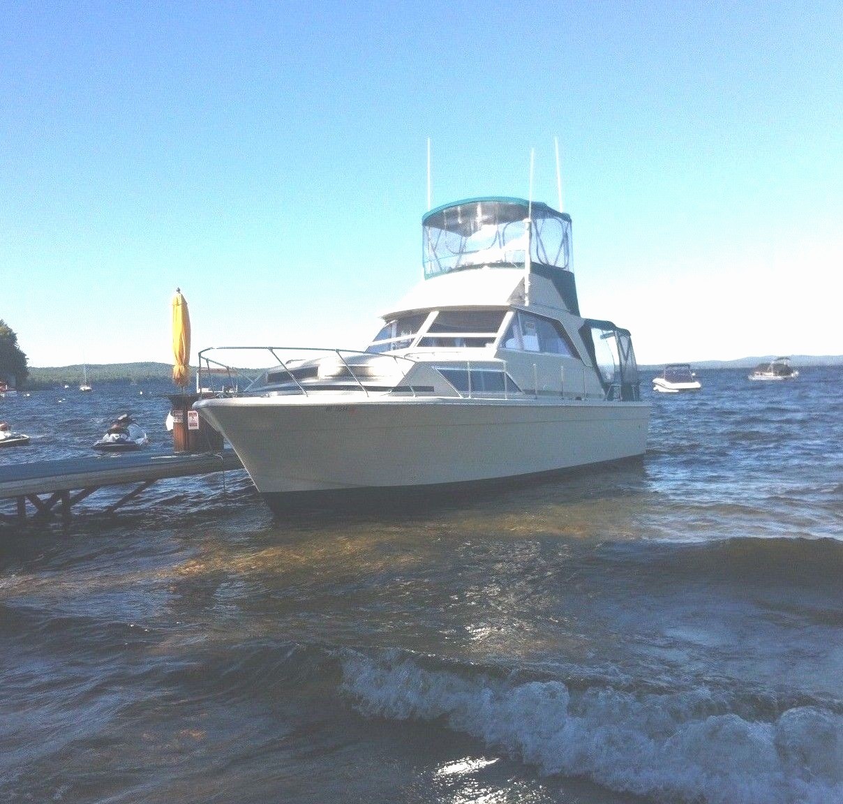 1972 33" Chris Craft SPORTS Sedan LIVE ABOARD Cabin Cruiser - ALL FIBERGLASS