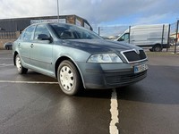 SKODA OCTAVIA 1.6 FSI Ambiente 2005