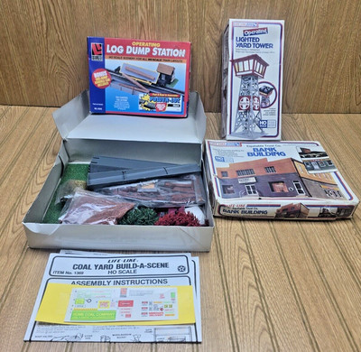Life Like HO Train Lighted Yard Tower-Bank-Log Dump-Coal Yard All Easy Assemble