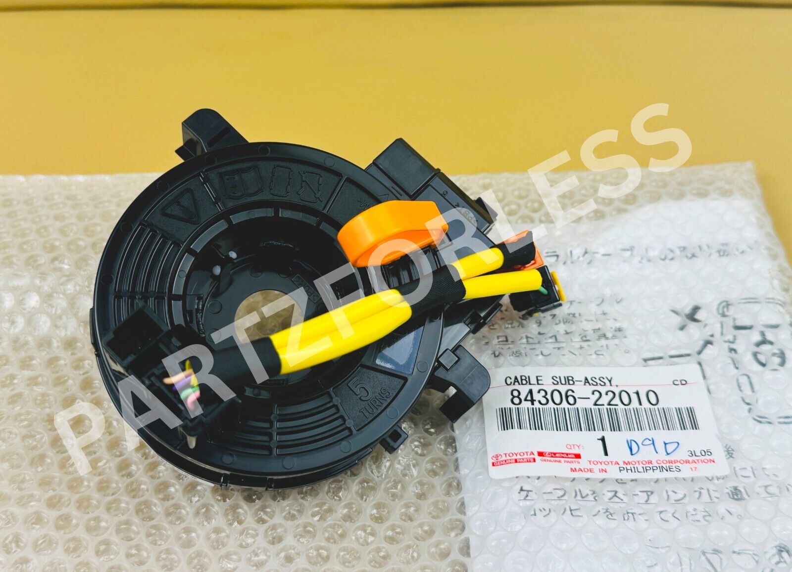 84306-22010 TOYOTA GENUINE Corolla Highlander RAV4 Yaris 84306-22010 TOYOTA GENUINE Corolla Highlander RAV4 Yaris