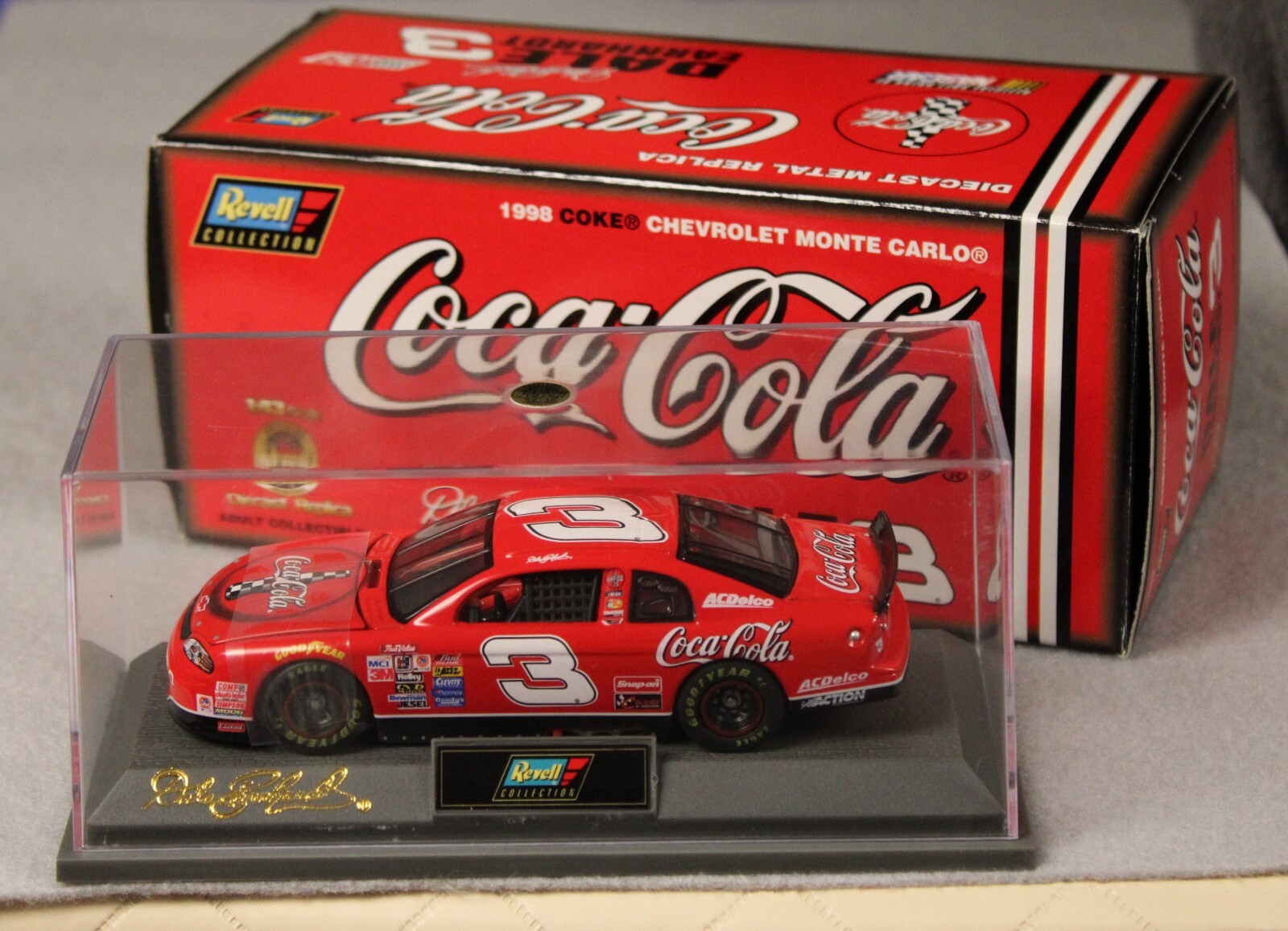 ミニカー REVELL 1988 ALL RIGHTS RESERV ED Amazon.com: Revell 85-4517 1967 Corvette Coupe Model Car Kit