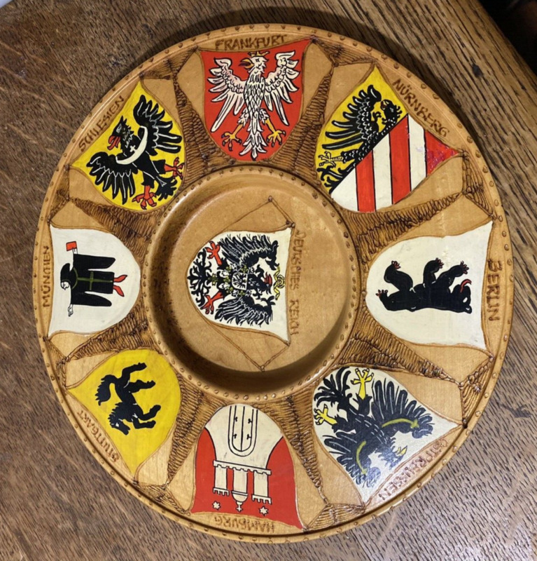 German Coat of Arms Souvenir Wood Hanging Plaque. Great condition.  See photos!!