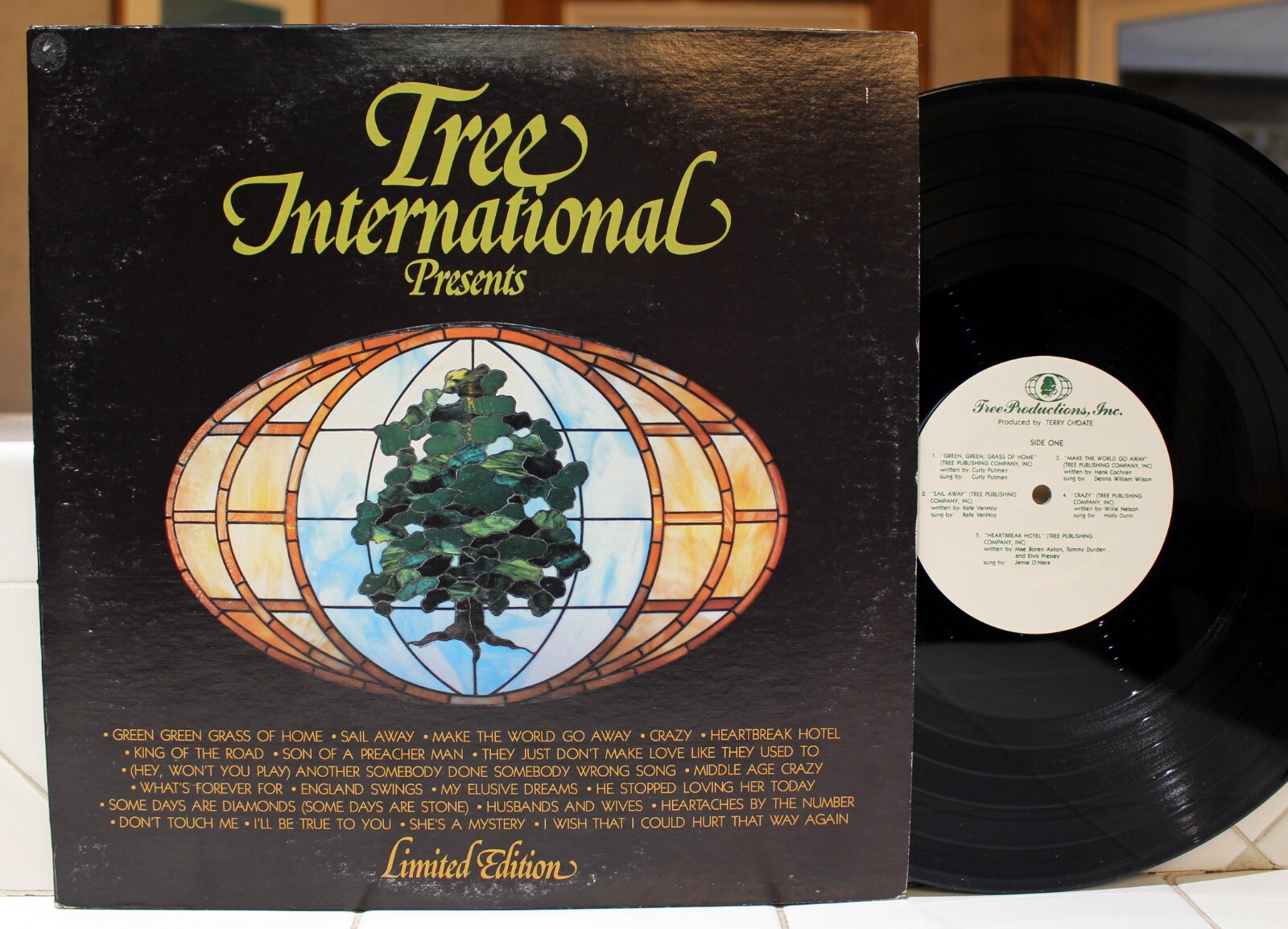 アート・デザイン・音楽 Country Music Records: A Discography, Country Music Records: A Discography, 1921-1942: Russell