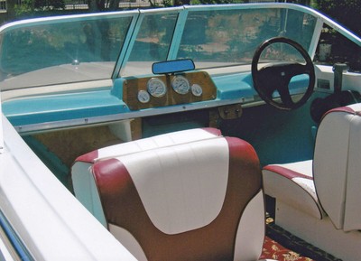 1965 20ft Motorboat Biminni Topped Cruiser with a 150hp Honda motor