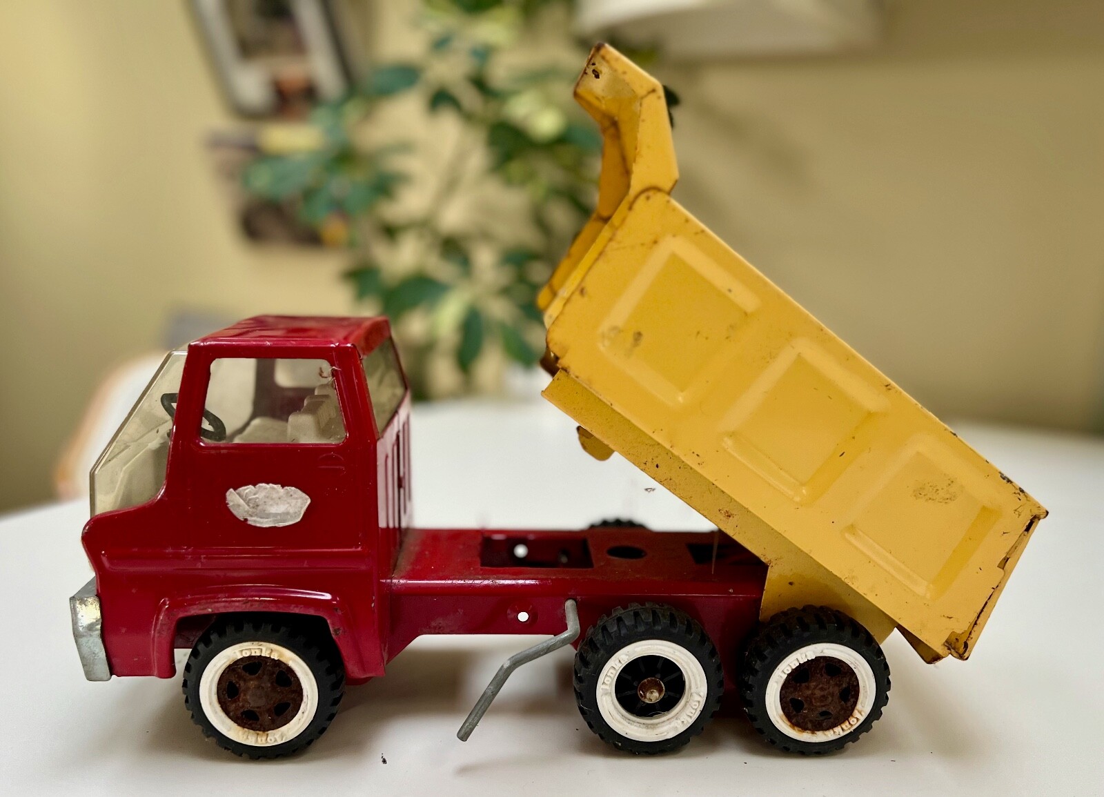 Vintage Tonka Turbine Dump Truck 2465 ~ Red & Yellow Pressed