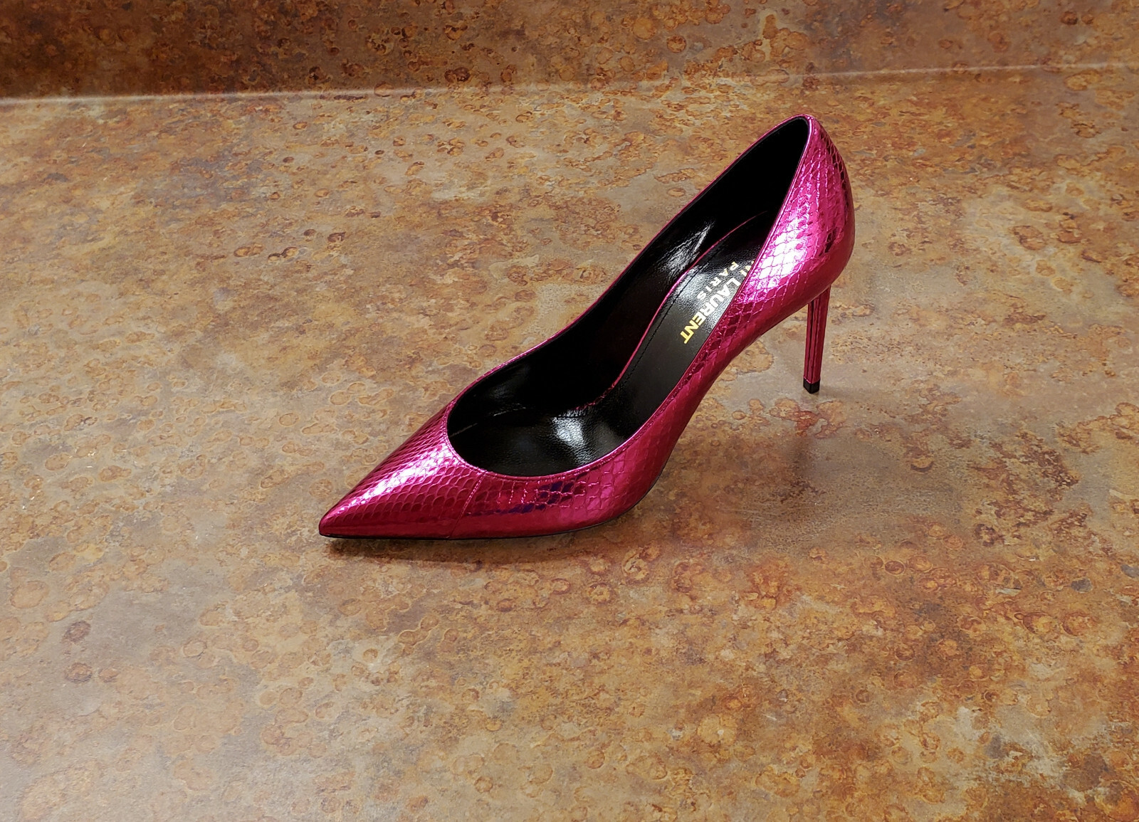 【送料&関税込】Saint Laurent All-over Patterned Pointed Toe New! YSL Saint Laurent 'Zoe' Embossed Pointy Toe Pumps 6 US