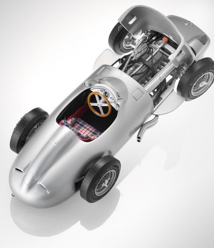 RARE MERCEDES W196 MONOPOSTO F1 1954-1955 SILVER 1:18 CMC RARE MERCEDES W196 MONOPOSTO F1 1954-1955 SILVER 1:18 CMC