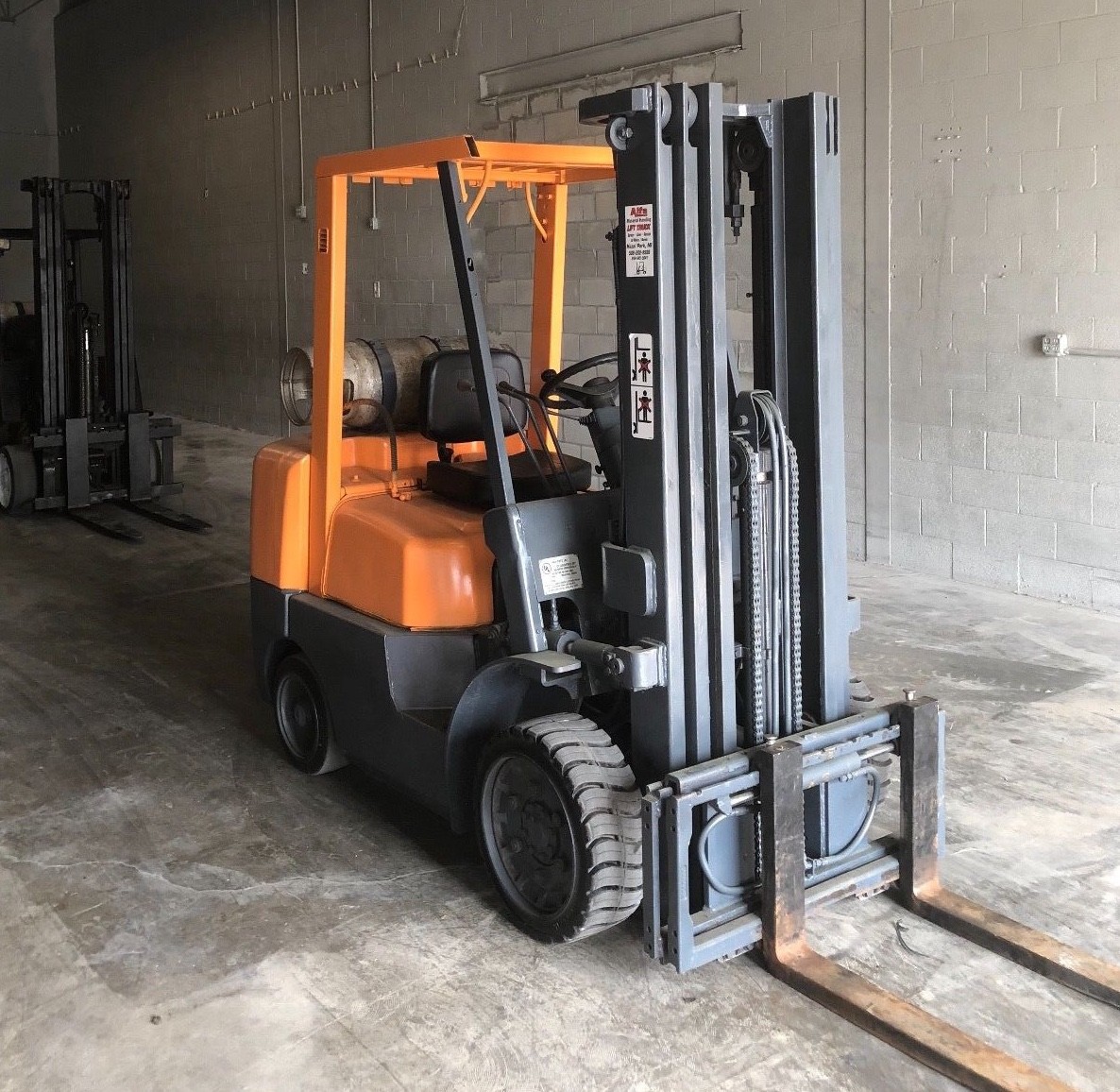 2010 Tcm Forklift FGC25 5,000 LB Capacity 83/189
