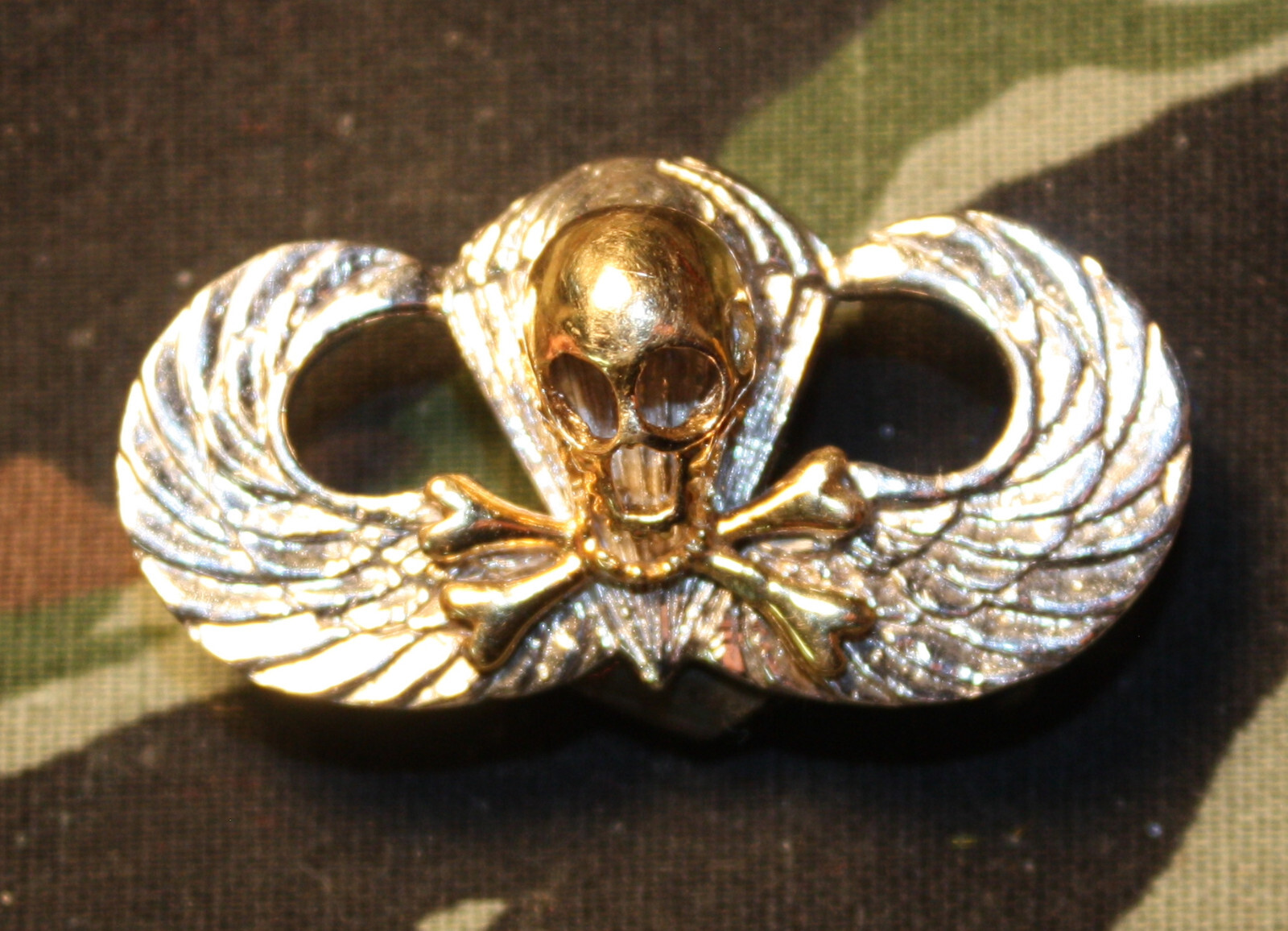 Rare MACV SOG Studies & Observation Group Vietnam Gold Skull