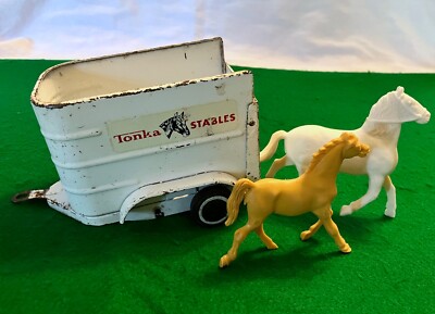 Vintage Tonka Stables Pressed Steel Horse Trailer with 2 Horses