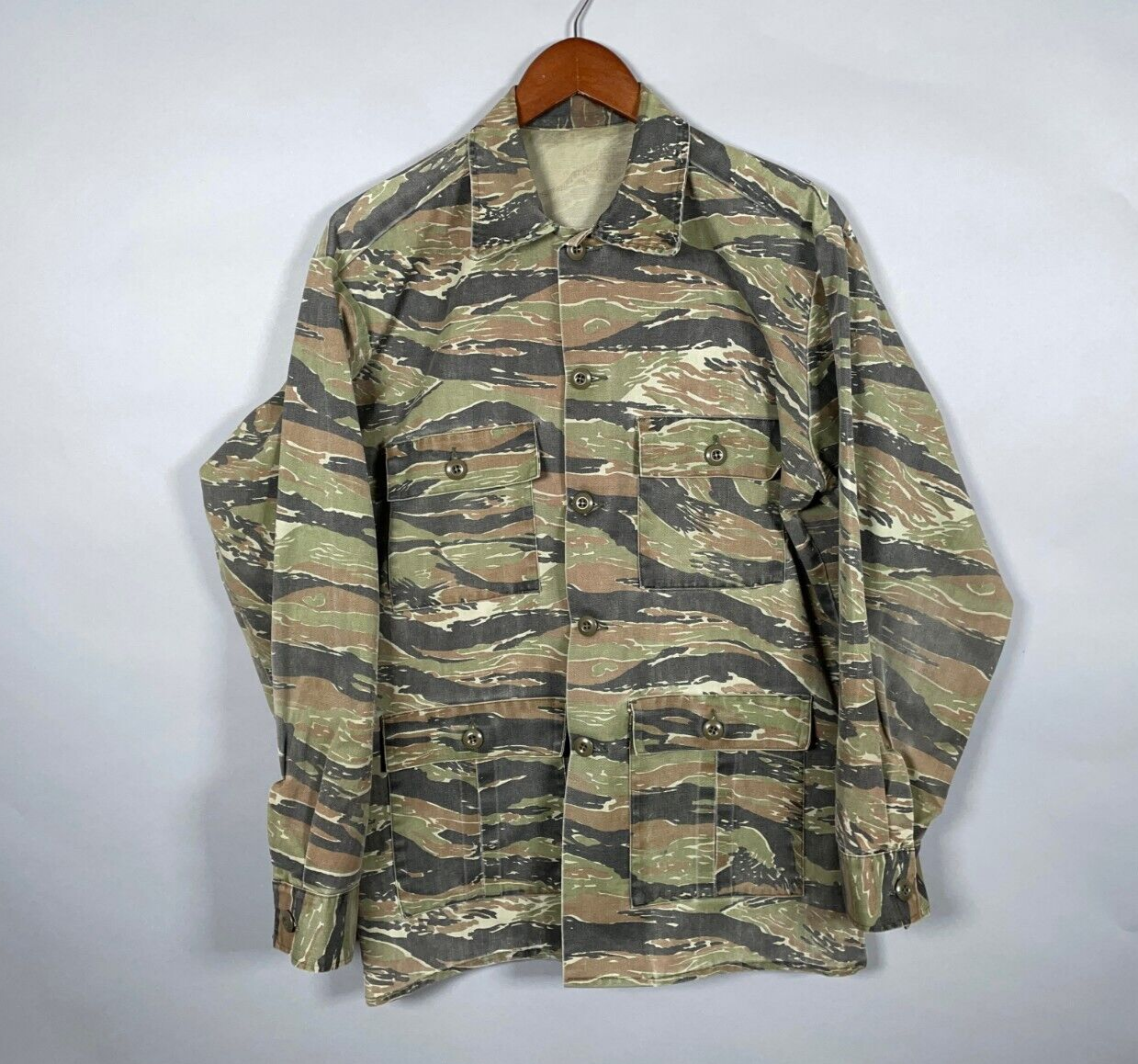 ジャケット・アウター unknown military tiger stripe jacket VTG Tiger Stripe Camo Military Field Jacket Adult Medium