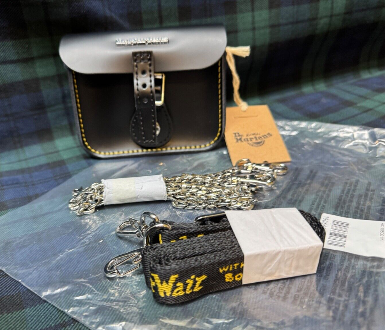 バッグ Dr.Martens leather tassel shoulder bag Dr.Martens leather tassel shoulder bag