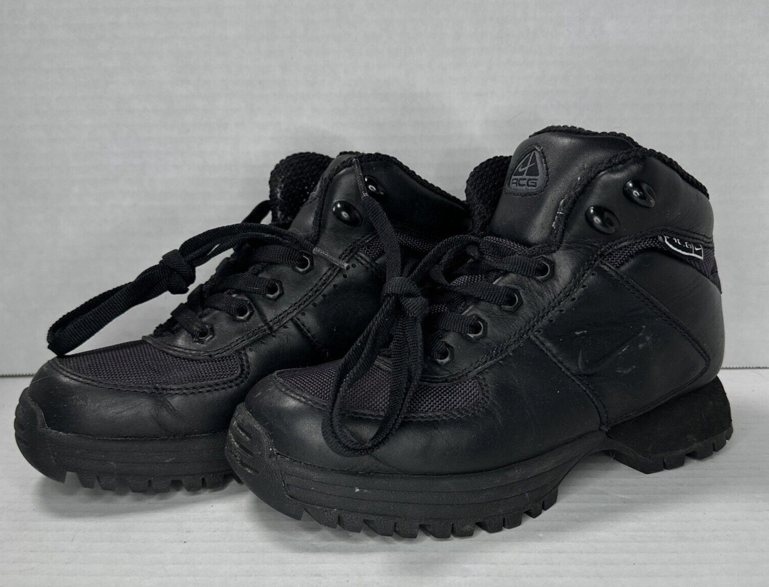 良品　00s NIKE ACG PINCHOT LEATHER スニーカー 専用！00s NIKE ACG PINCHOT LEATHER スニーカー - メルカリ