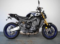 Yamaha MT-09 SP + TAIL TIDY & LEVER GUARDS