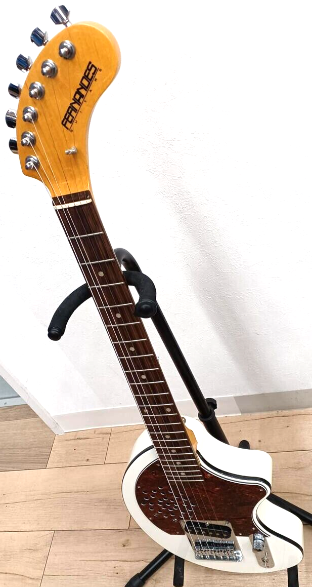 ■■FERNANDES ZO-3ST ディストーション！　ヘッドフォン！美品！ FERNANDES ZO-3 Electric Guitar With Built-In Amplifier Japan