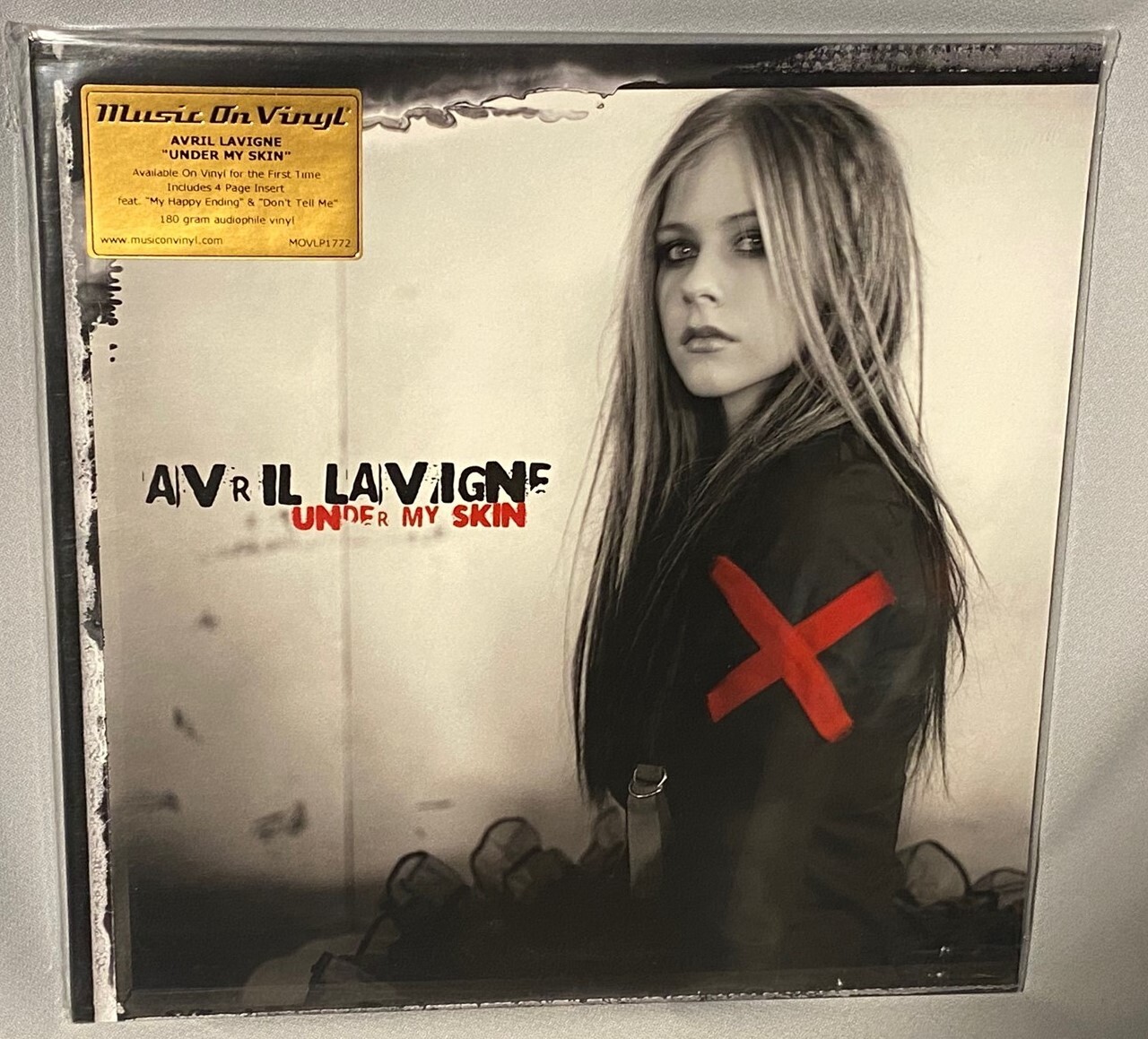 新品シールド レコード Avril Lavigne Under My Skin Avril Lavigne – Under My Skin – CD (Special Edition) + DVD