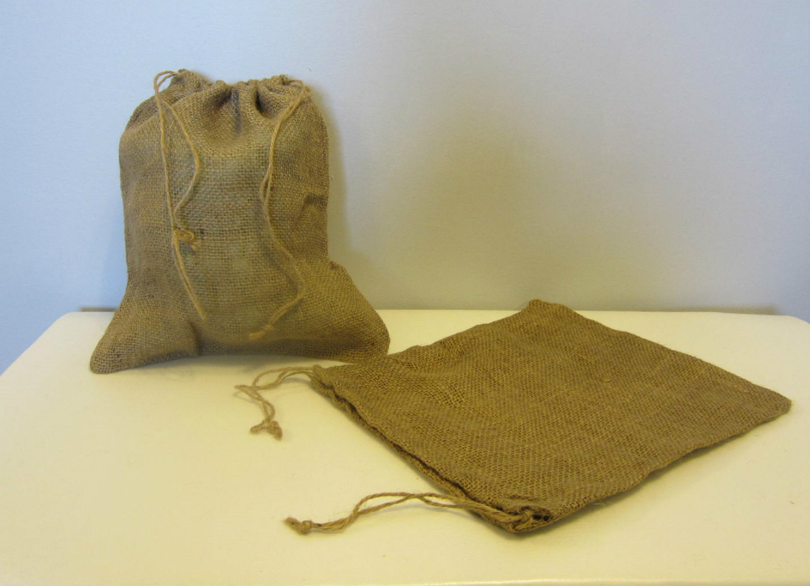 20 NEW JUTE BURLAP BAGS WITH DRAWSTRINGS GUNNY FEED BAG TOW SACK 12