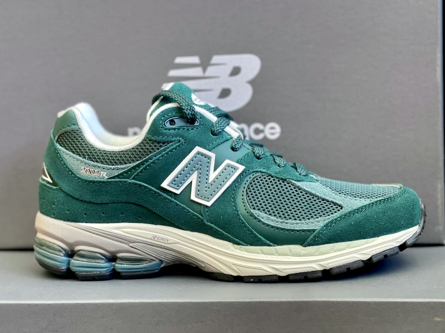 靴 New Balance M2002R Forest Green New Balance 2002R 'Suede Pack - Forest Green' M2002RHB