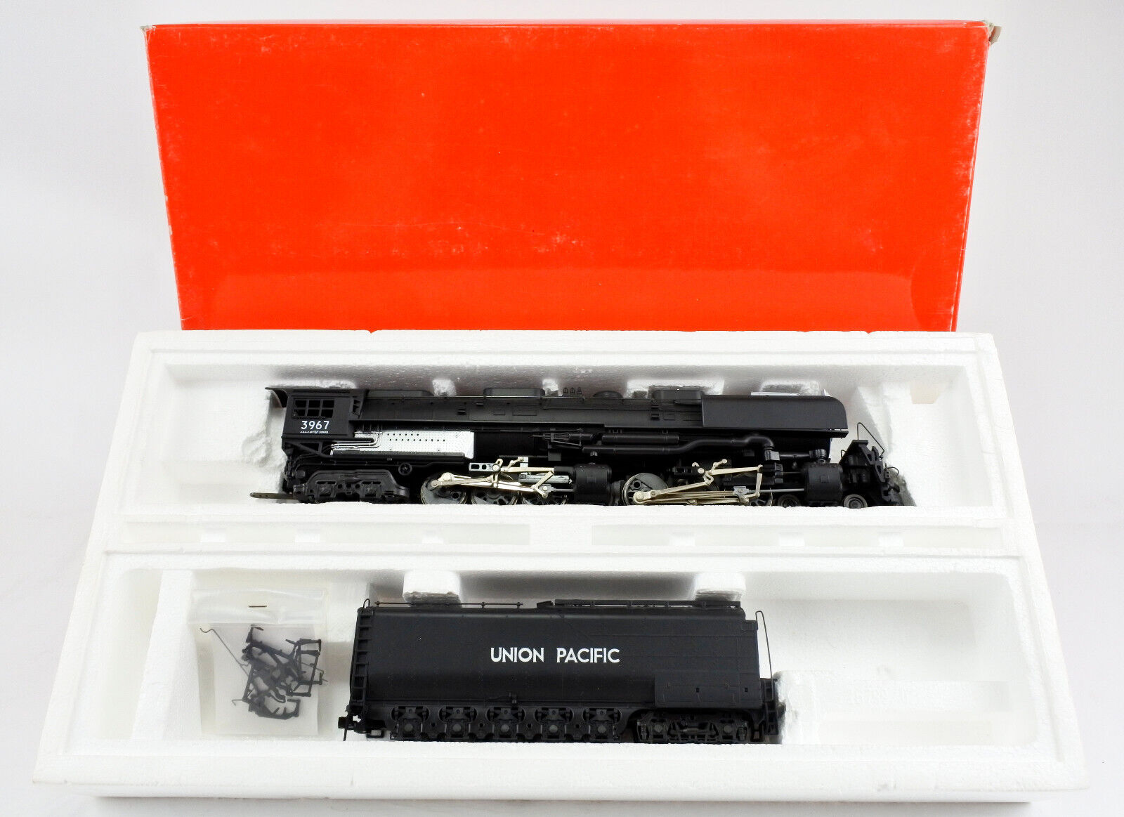 RIVAROSSI HO SCALE 1591 UNION PACIFIC 4-6-6-4 CHALLENGER RIVAROSSI HO SCALE 1591 UNION PACIFIC 4-6-6-4 CHALLENGER