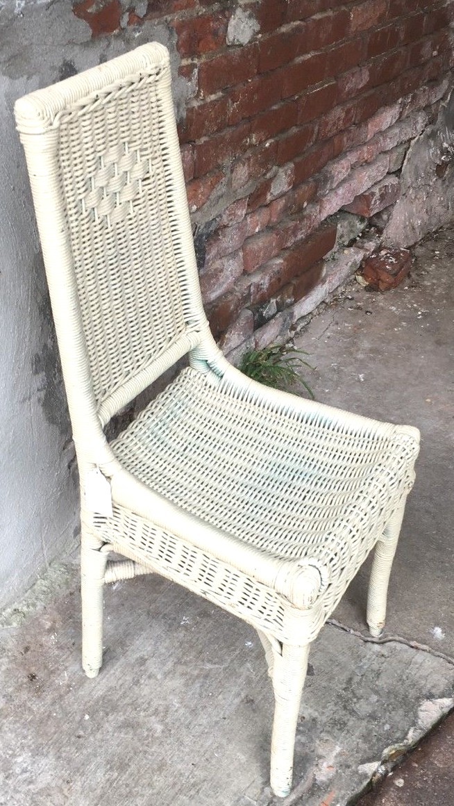 Nice Vintage Wicker Chair