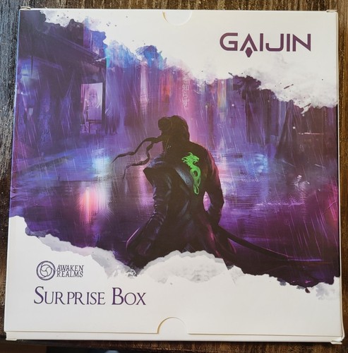 アート・デザイン・音楽 Gaijin and The Great Wall Surprise Box Gaijin and The Great Wall Surprise Box