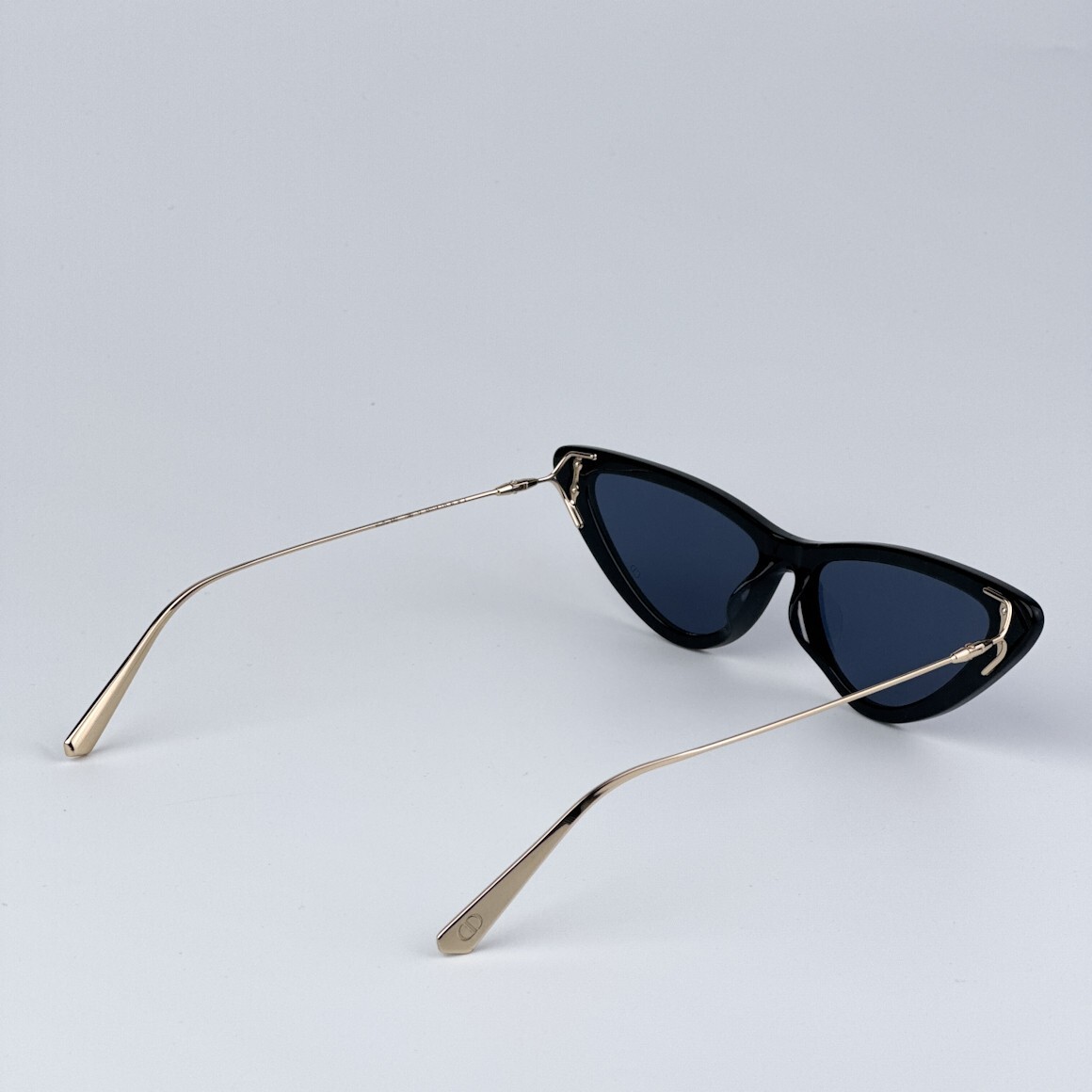 Pre-owned Dior Miss B4u Cd40105u 01v 12b0 Black Blue Unisex Cat Eye Sunglasses