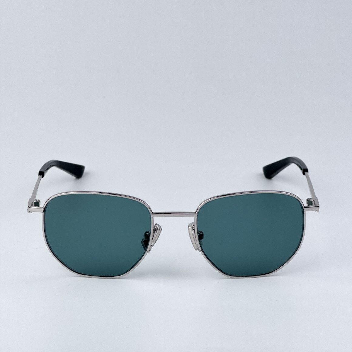 Pre-owned Bottega Veneta Bv1301s 004 Silver Green Split Panthos Unisex Sunglasses