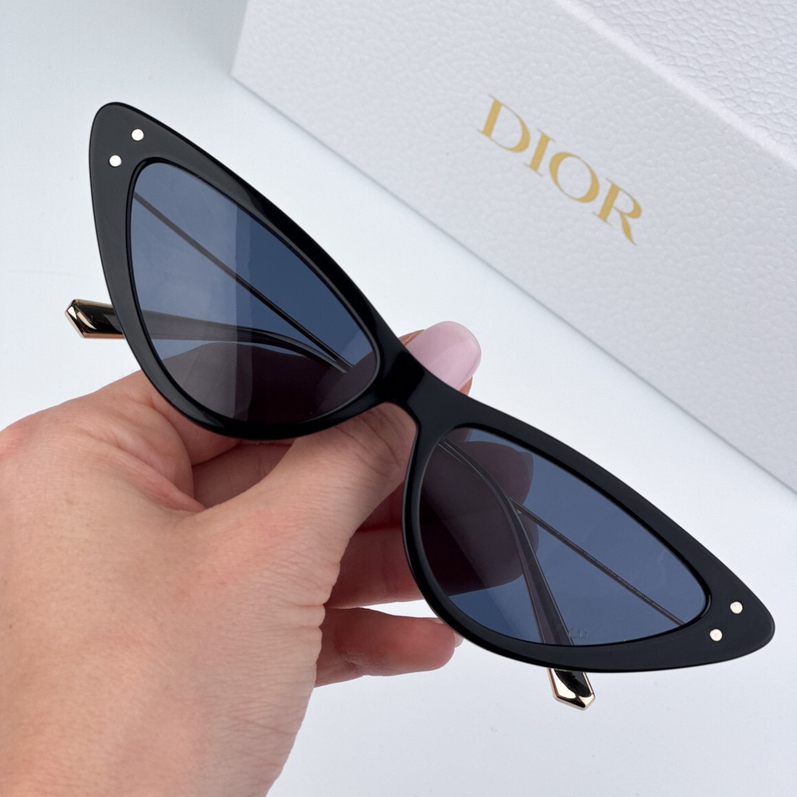 Pre-owned Dior Miss B4u Cd40105u 01v 12b0 Black Blue Unisex Cat Eye Sunglasses