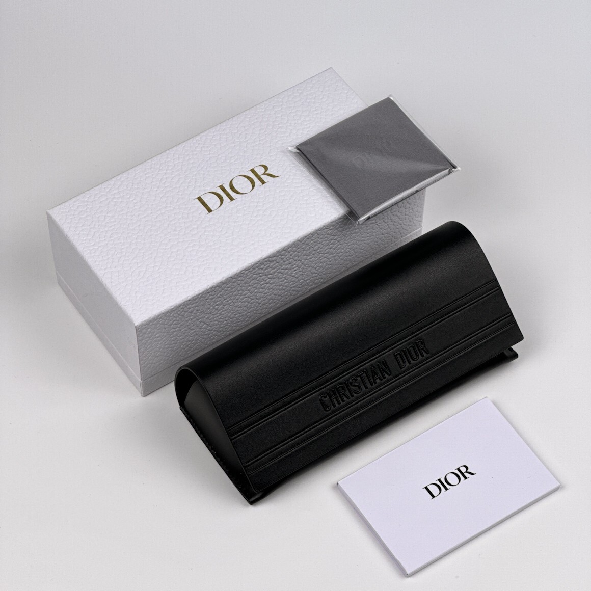 Pre-owned Dior Miss B4u Cd40105u 01v 12b0 Black Blue Unisex Cat Eye Sunglasses