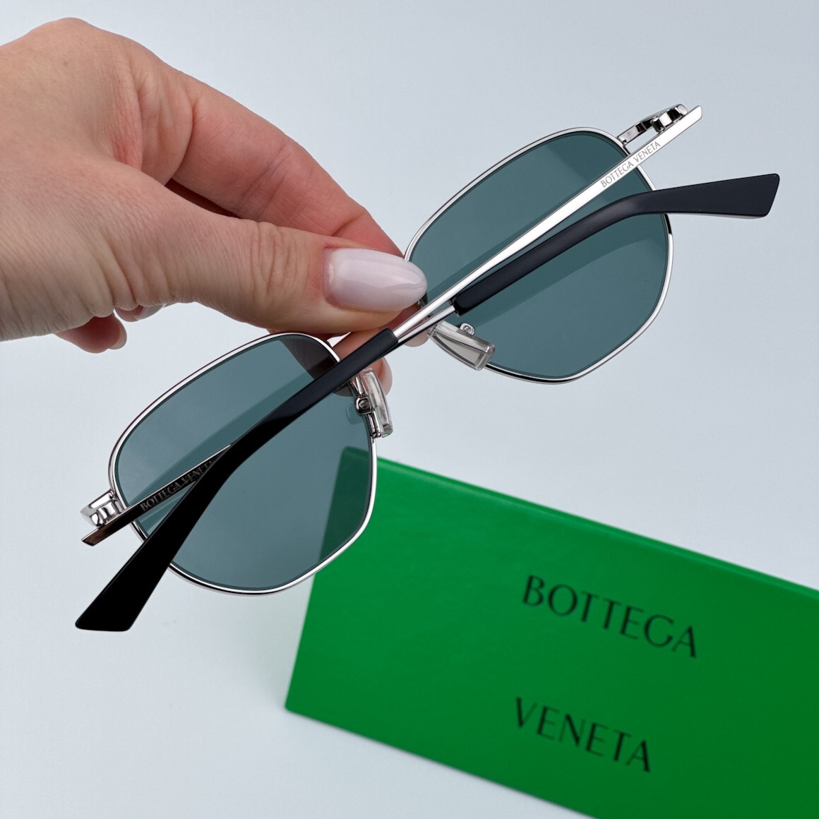 Pre-owned Bottega Veneta Bv1301s 004 Silver Green Split Panthos Unisex Sunglasses