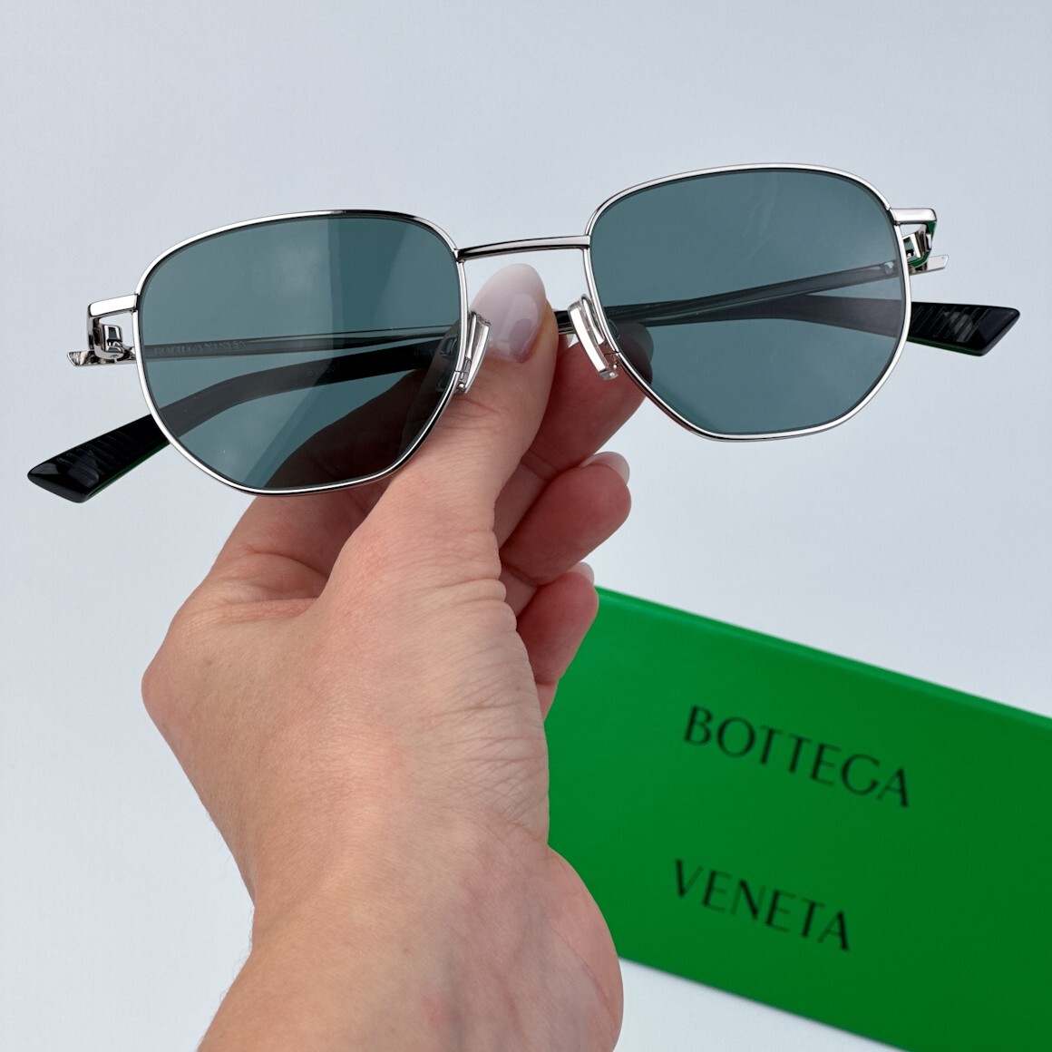 Pre-owned Bottega Veneta Bv1301s 004 Silver Green Split Panthos Unisex Sunglasses