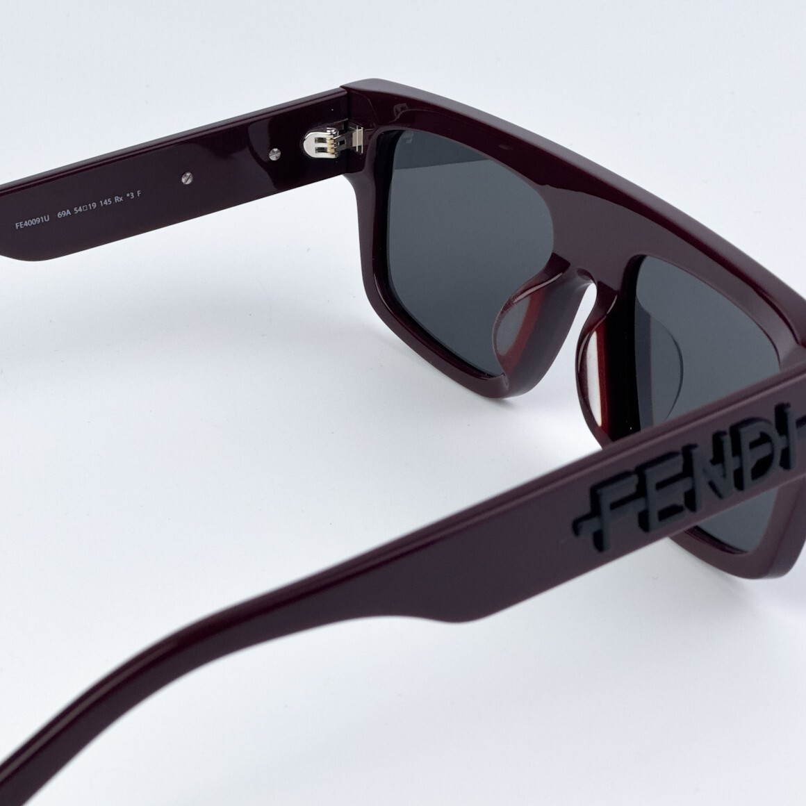 Pre-owned Fendi Fe40091u Graphy 69a Bordeaux Grey Unisex Square Sunglasses In Gray