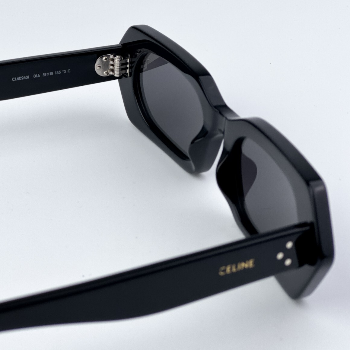 Pre-owned Celine Cl40243i 01a Shiny Black Smoke Rectangle Women Sunglasses Cl 40243i In Gray