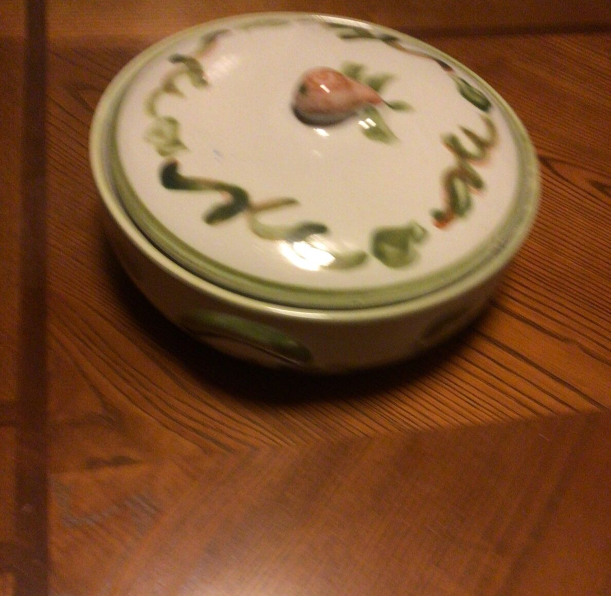 Large & Heavy Louisville Ceramic Stoneware Pottery Ha rvest Serving Bowl With LI