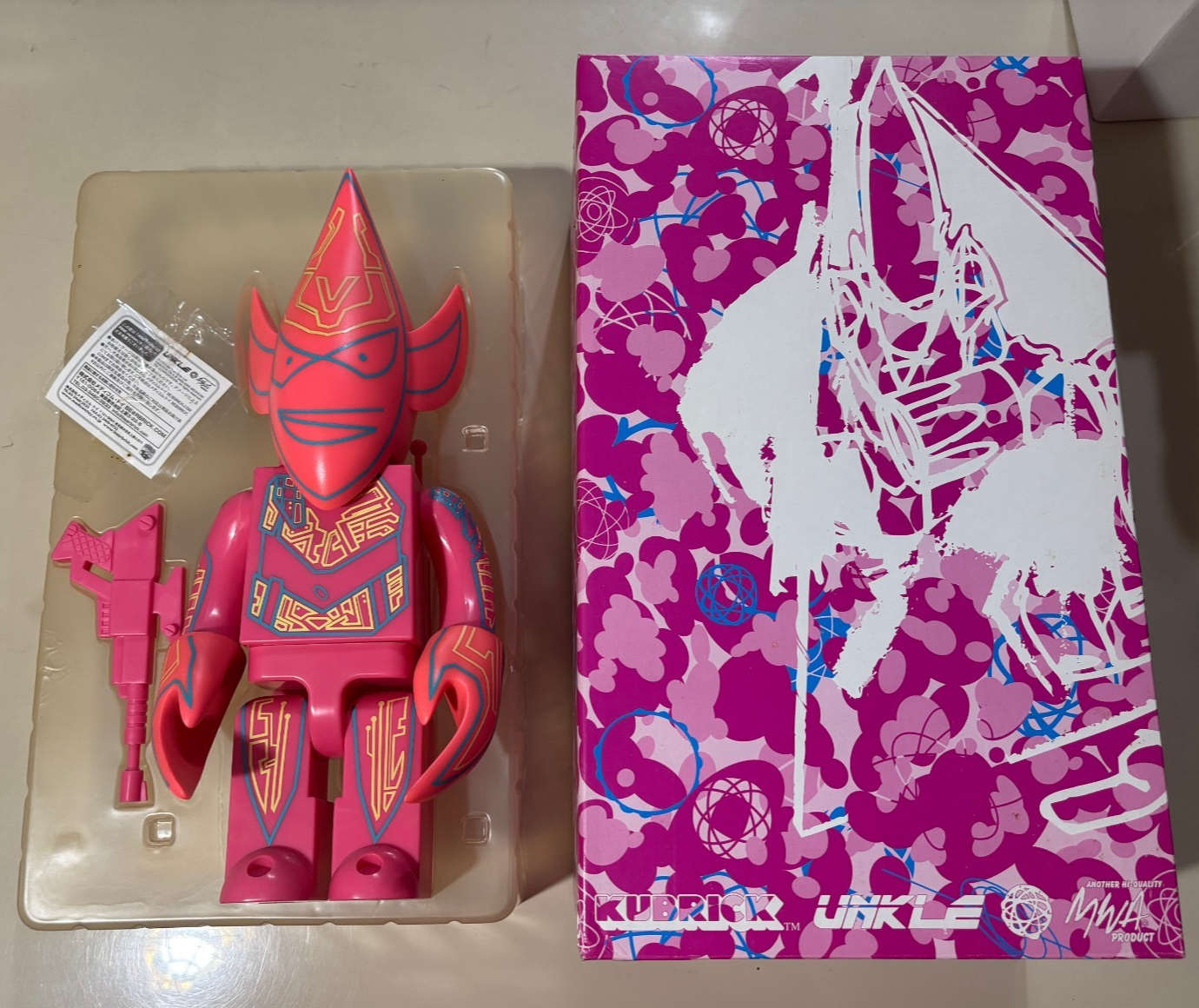 Medicom Toy Kubrick 400% FUTURA Unkle PINK Figure 2005 with