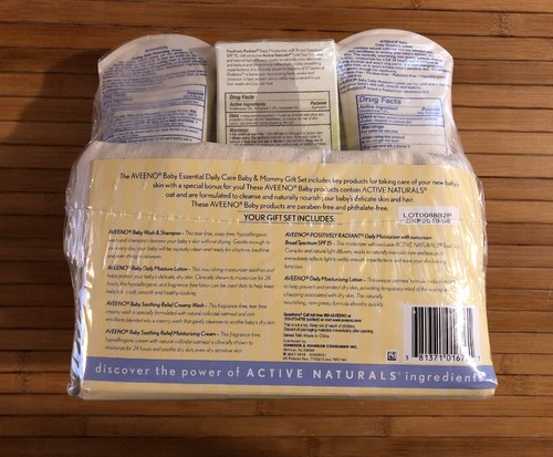 Aveeno Essential Daily Care Products Baby & Mommy Nourishing Skincare Gift Set