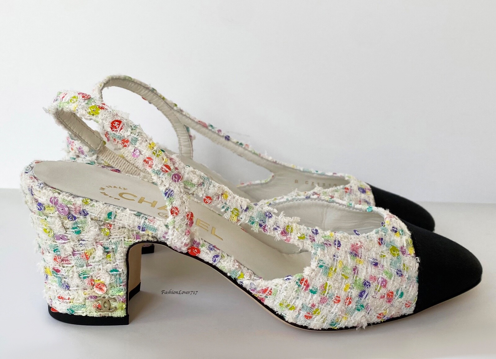 NEW CHANEL 2023 WHITE MULTICOLOR TWEED BLACK SEQUIN NEW CHANEL 2023 WHITE MULTICOLOR TWEED BLACK SEQUIN