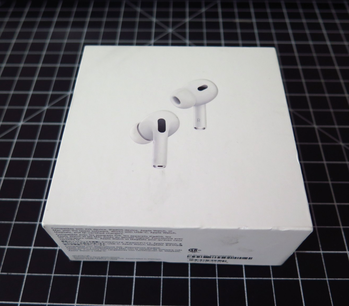 新品　37個　AirPodspro Amazon.com: Apple AirPods (3rd Generation) (Renewed