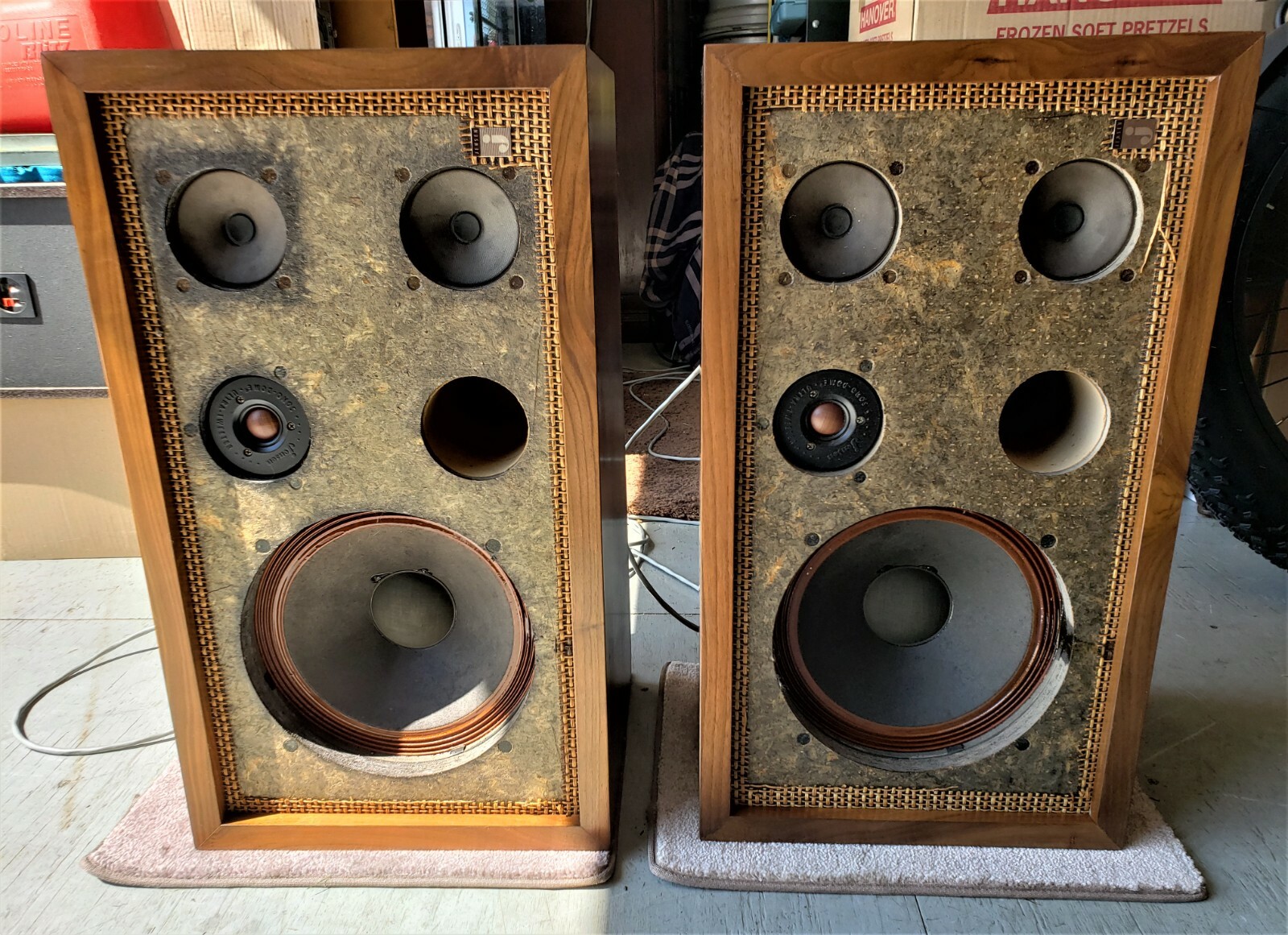 JENSEN TF-3 SPEAKERS PRISTINE CABINETS, NEED GRILLE CLOT JENSEN TF-3 SPEAKERS PRISTINE CABINETS, NEED GRILLE CLOT