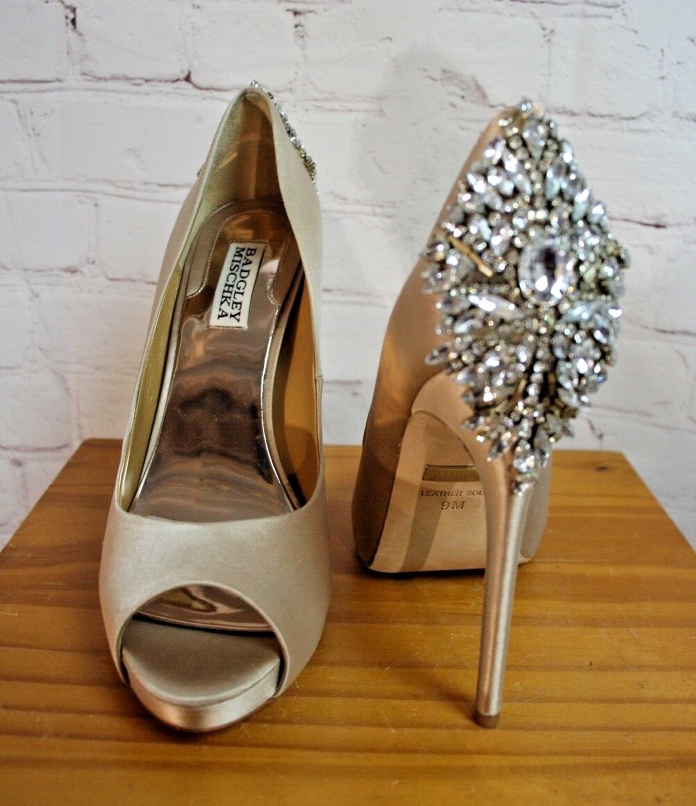 NIB Badgley Mischka Kiara Satin Peep Toe Classic Pumps NIB Badgley Mischka Kiara Satin Peep Toe Classic Pumps