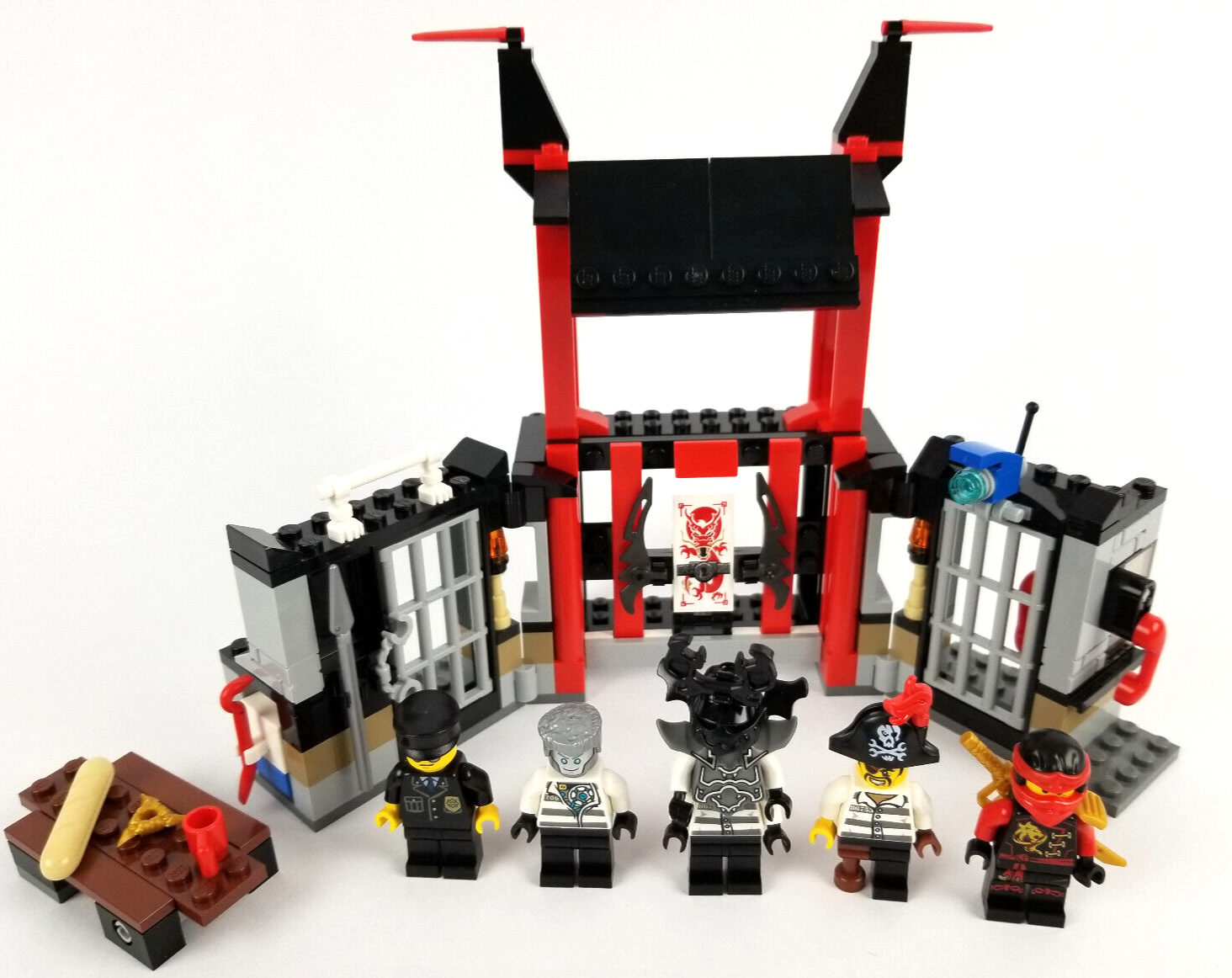 そそ LEGO Ninjago 70591 Kryptarium Prison Breakout Complete