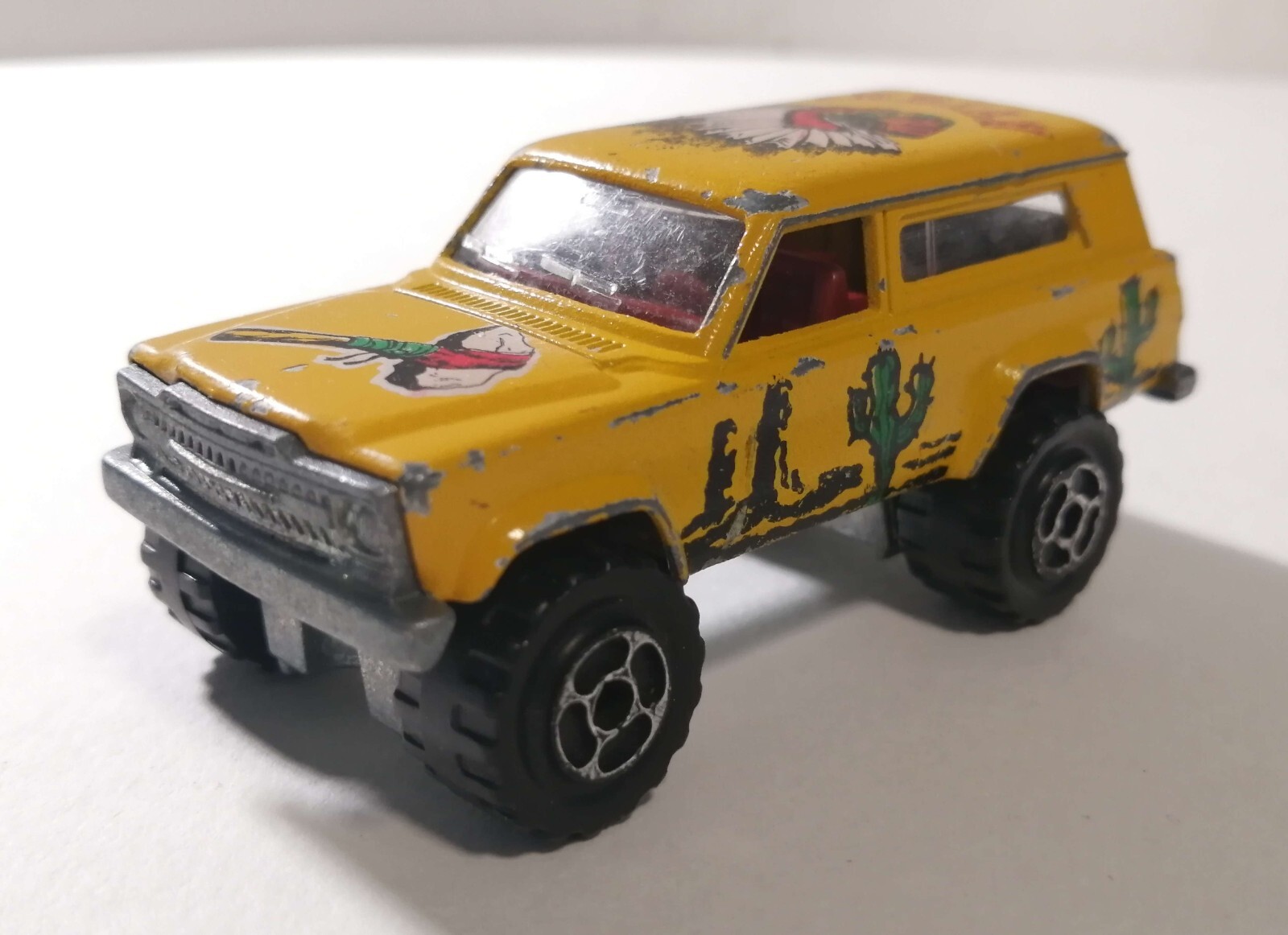 ヴィンテージ マジョレット インディアン ジープ チェロキー フランス製 Vintage Majorette Jeep Cherokee 4x4 1:64 Scale France Yellow