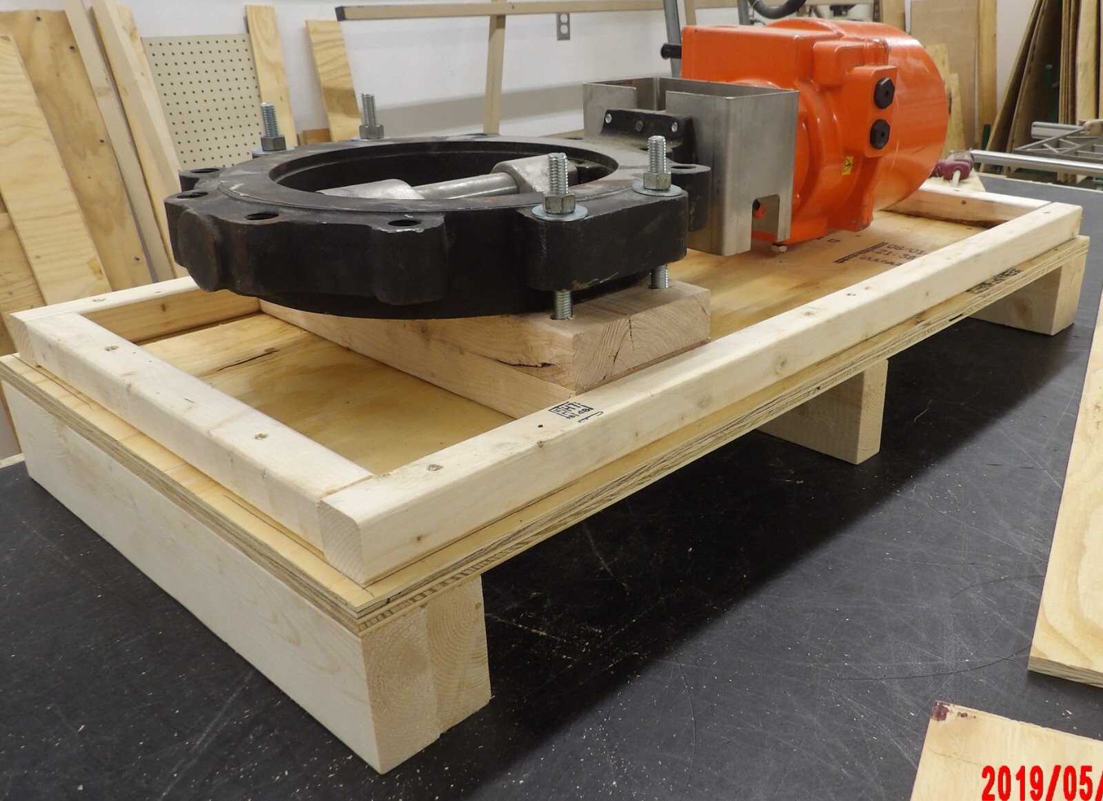 10 in. Crane Flowseal Valve with Belimo SY4-24MFT Actuator - Minor Damage Cover